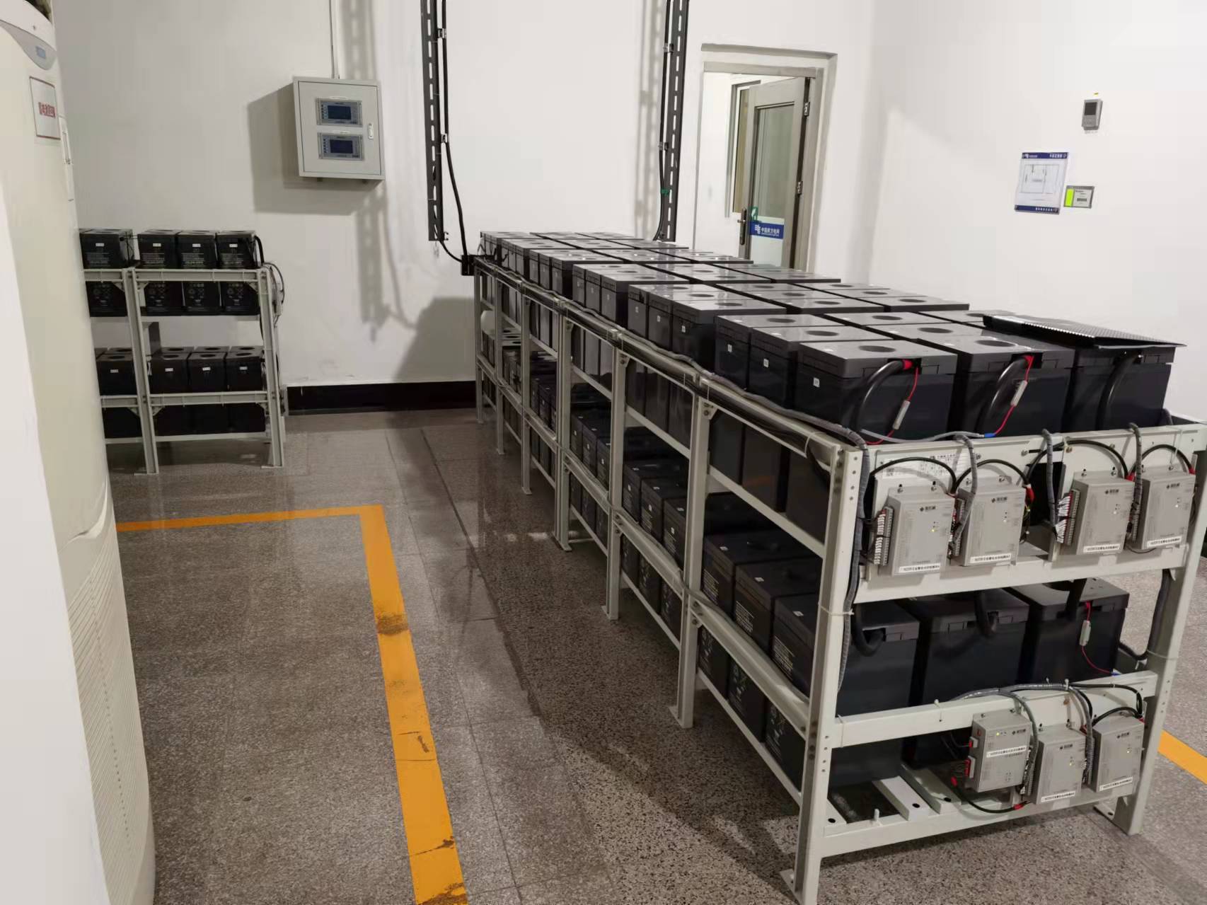 球速体育ups电源如何根据主机功率和待机时间计算电池容量？